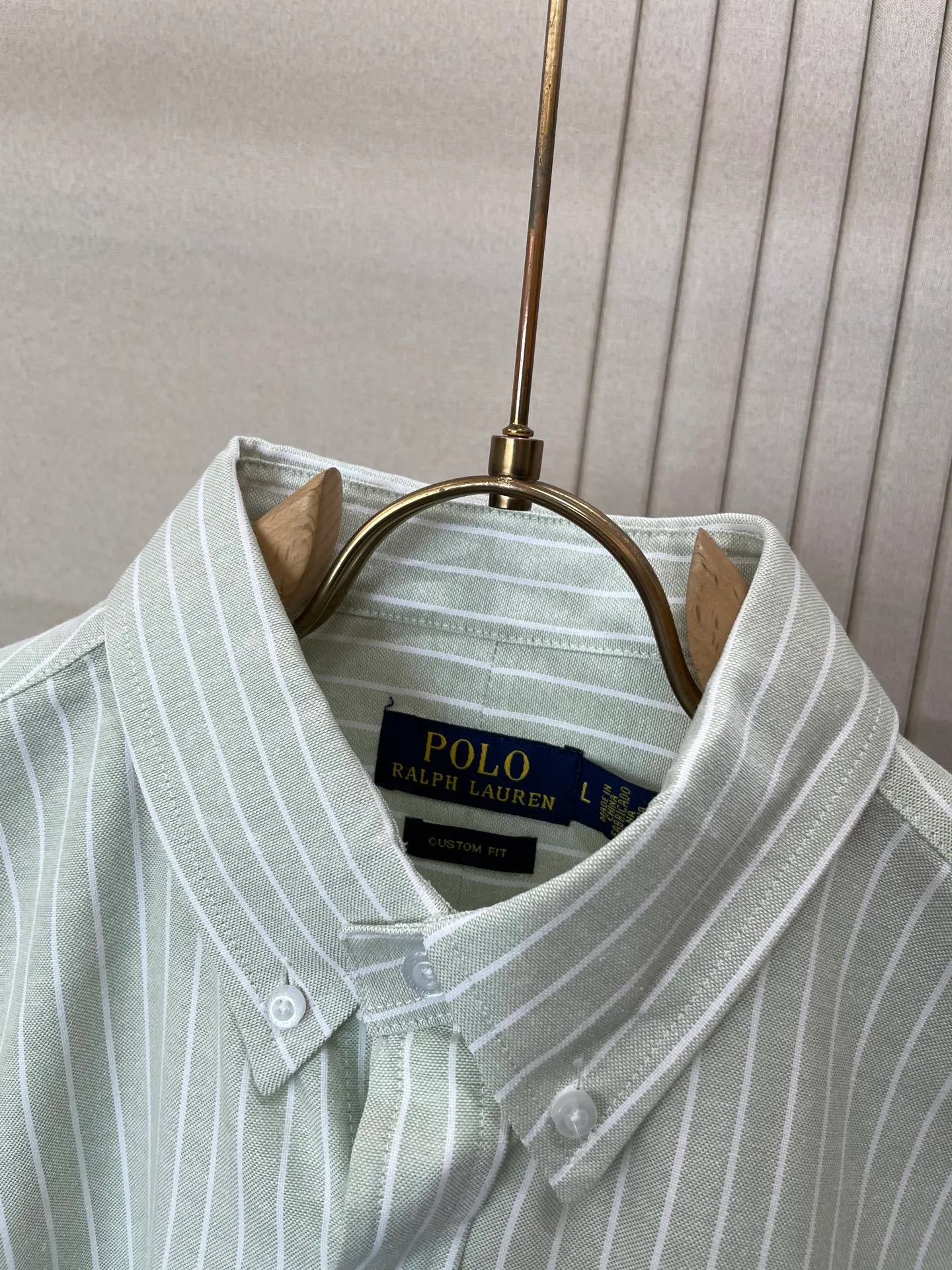 P220 🌸🌸🌸 POLO Ralph Lauren [High Quality] Classic shirt! The classic casual shirt made of pure cotton Oxford cloth has a unique design. It has a simple, clean and classic silhouette design. It is a versatile style that can be switched at will. The fabric feels soft and delicate, highly breathable, and is close to the skin and comfortable to wear. It can be worn alone as an inner layer. Its versatile performance is beyond your imagination! The upper body of the ready-to-wear is simple and classic yet elegant! Size:M-XXL